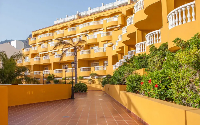 Отель El Marqués Palace by Intercorp Hotel Group Испания, Пуэрто-де-Сантьяго - 4 отзыва об отеле, цены и фото номеров - забронировать отель El Marqués Palace by Intercorp Hotel Group онлайн вид на фасад