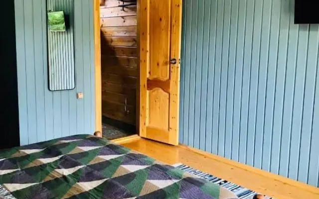 Guest House E&M