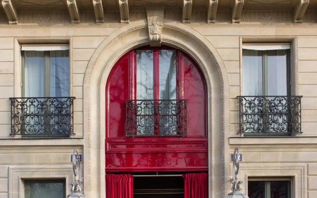 Отель La Reserve Paris Hotel & Spa Франция, Париж - отзывы, цены и фото номеров - забронировать отель La Reserve Paris Hotel & Spa онлайн вид на фасад