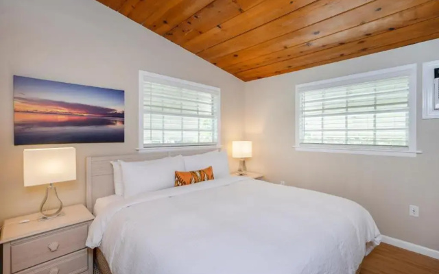 Pines & Palms Resort