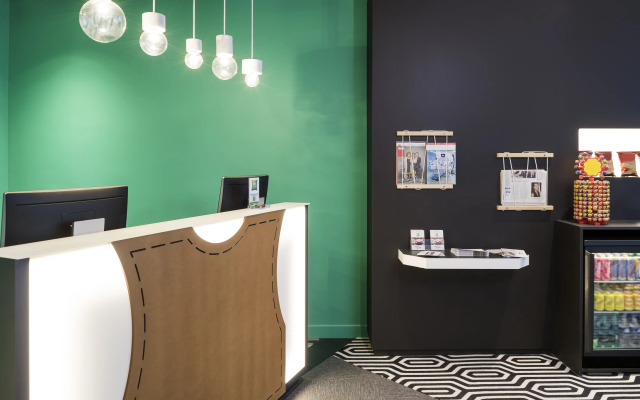 Отель ibis Styles Paris Gare Saint Lazare интерьер отеля