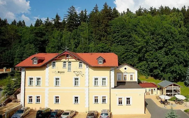 Boutique Hotel SwissHouse парковка