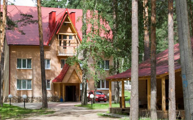 Компьютерия Загородный Отель вид на фасад