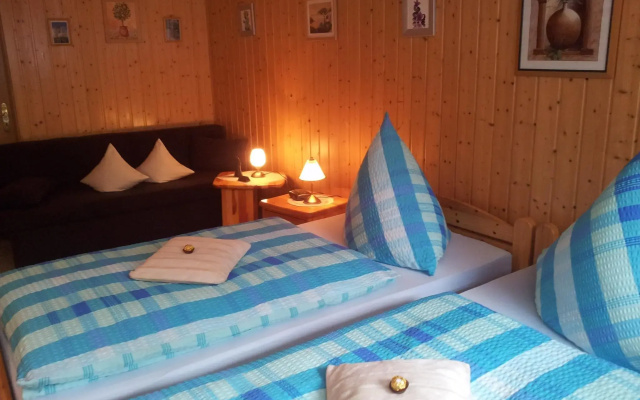 Boarding House Inge