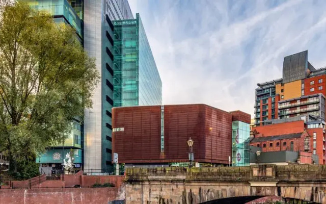 Отель Mulligans of Deansgate вид на фасад