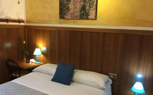 Hotel Moderno Таваньякко комната для гостей