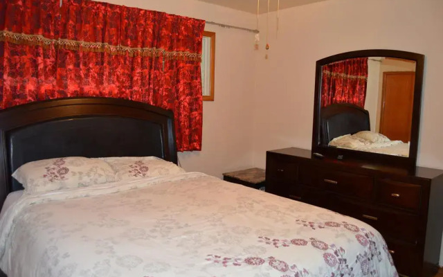Отель 205 Coopers Lodge комната для гостей