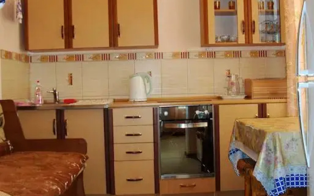 Esfane Guest House