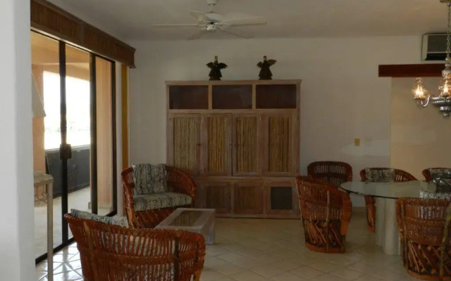 Отель Condominios El Pelicano Сан-Хосе-дель-Кабо комната для гостей