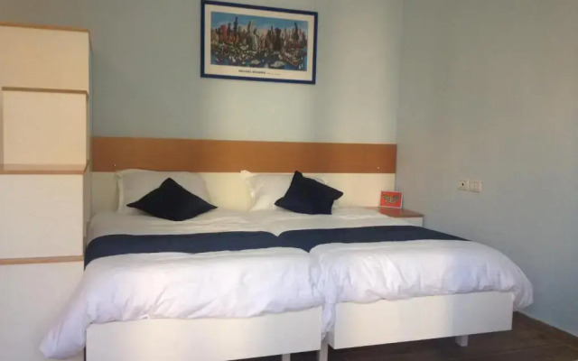 Отель EasyStay Studios комната для гостей