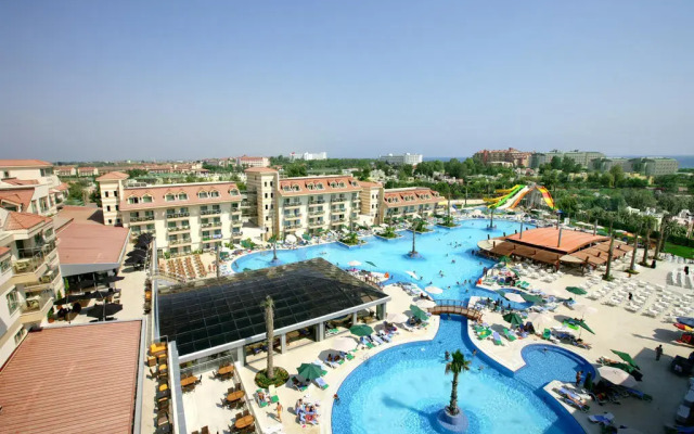 Grand Pearl Beach Resort & SPA Турция, Сиде - отзывы, цены и фото номеров - забронировать отель Grand Pearl Beach Resort & SPA онлайн бассейн