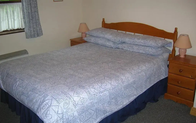 Отель Riverbank Cottages комната для гостей