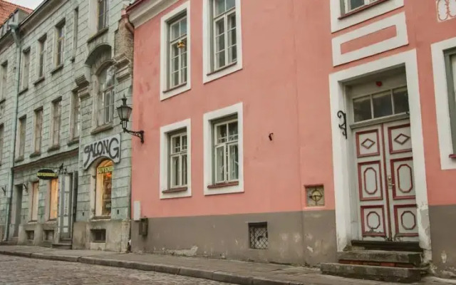 Апартаменты Daily Apartments - Old Town Pikk вид на фасад