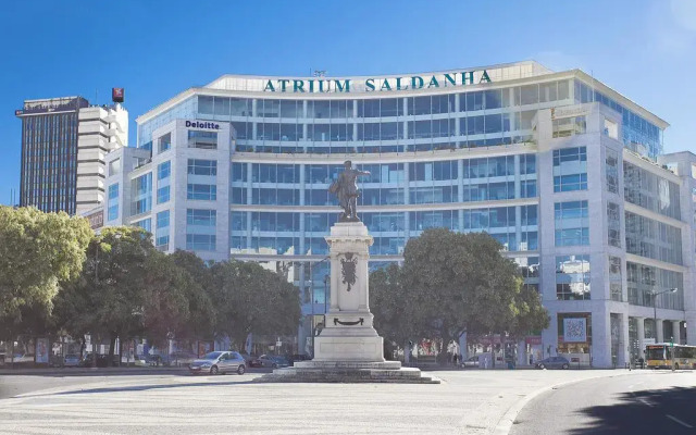 Отель Lisbon Economy Guest Houses Saldanha II вид на фасад