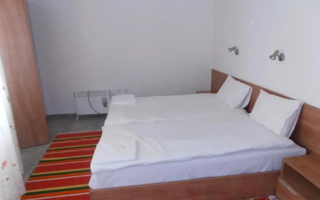 Апартаменты Monastery 3 Apartments Tmf Пампорово комната для гостей