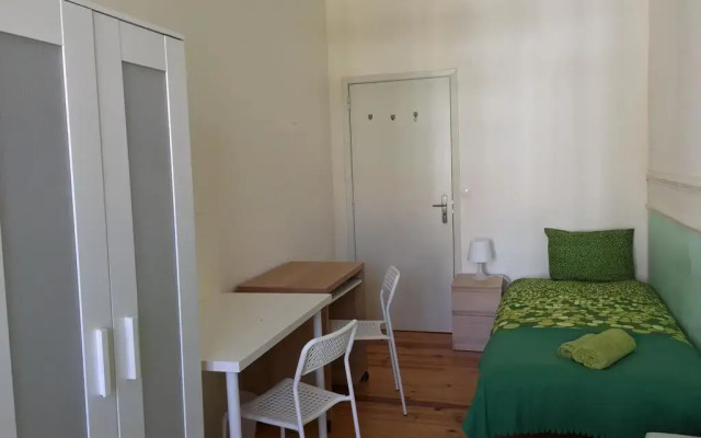 Отель Elias Garcia Residence комната для гостей