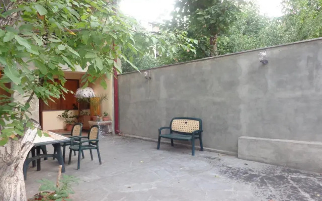 Отель Guest House at Keri street вид на фасад