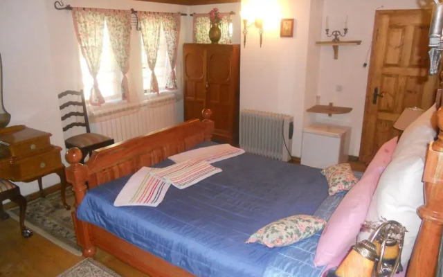 Отель Guest House James Чепеларе комната для гостей