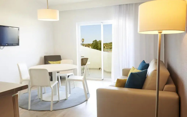 Отель AlvorMar Apartamentos Turisticos Портимао комната для гостей