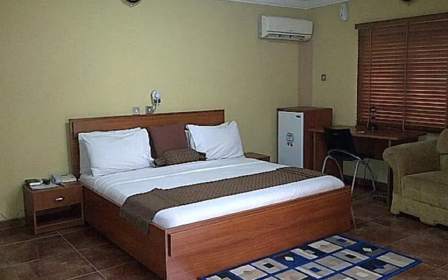 Отель Greenland Suites комната для гостей