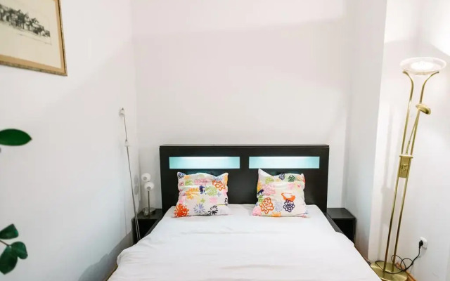 Отель Chain Bridge Apartment Венгрия, Будапешт - отзывы, цены и фото номеров - забронировать отель Chain Bridge Apartment онлайн комната для гостей