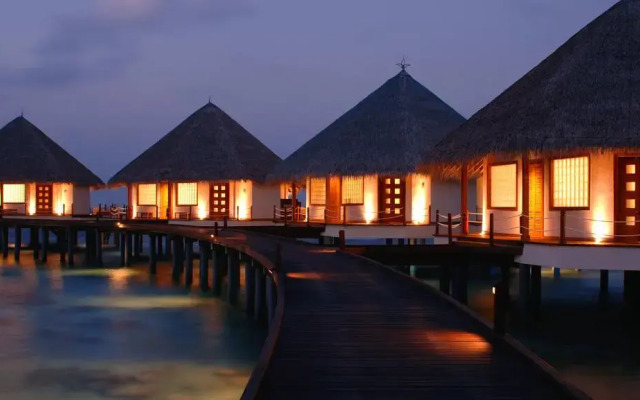 Отель Adaaran Prestige Water Villas Медупару вид на фасад