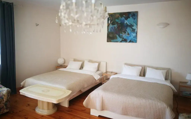 Отель Irena Family House Вильнюс комната для гостей