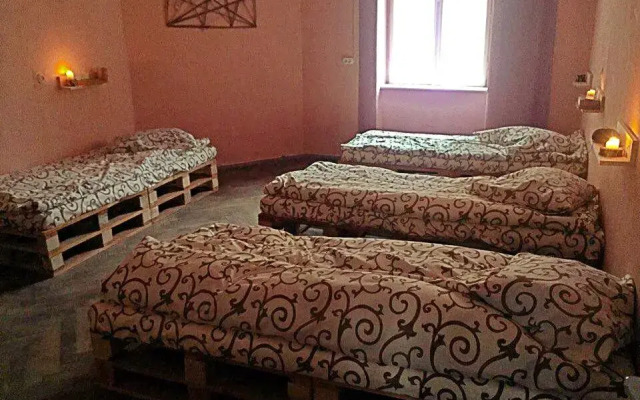 Hostel Lighthouse Lviv комната для гостей