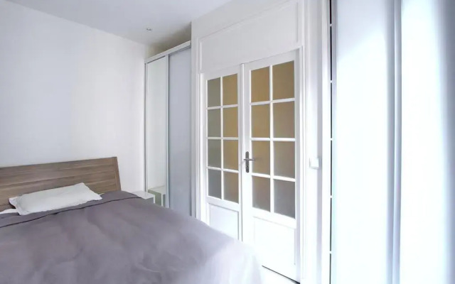 Отель Furnished Suites Near Arc de Triomphe Франция, Париж - отзывы, цены и фото номеров - забронировать отель Furnished Suites Near Arc de Triomphe онлайн балкон