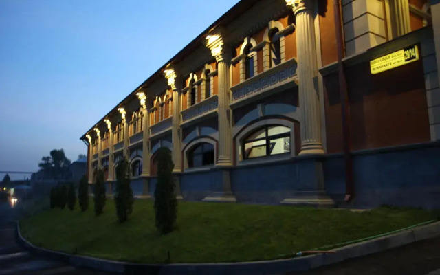 Отель Roma Yerevan & Tours Армения, Ереван - отзывы, цены и фото номеров - забронировать отель Roma Yerevan & Tours онлайн вид на фасад