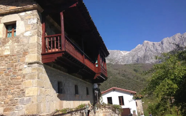 Отель La Casona De Baró вид на фасад