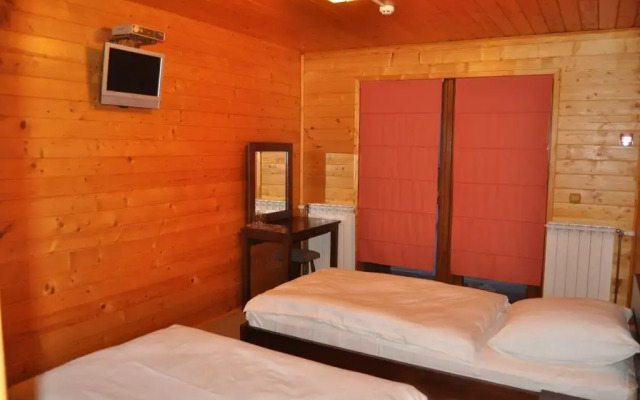 Sunny Mountain Hotel Хуст комната для гостей