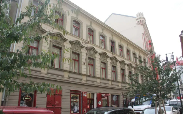 Апартаменты Mighty Prague Apartments вид на фасад