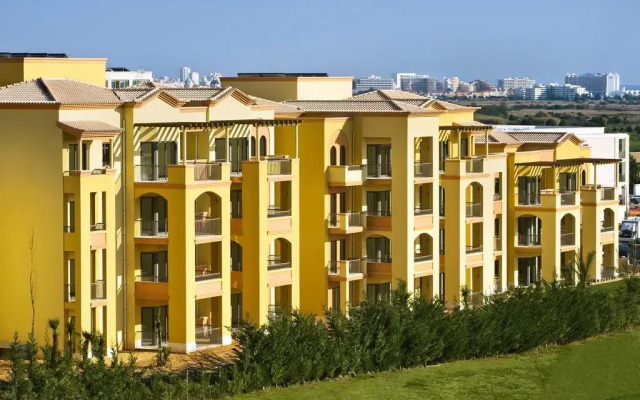 Отель The Residences at Victoria by Tivoli вид на фасад