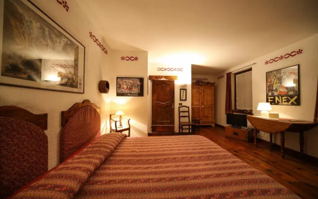 Отель B&B Al Nabuisson Аоста комната для гостей