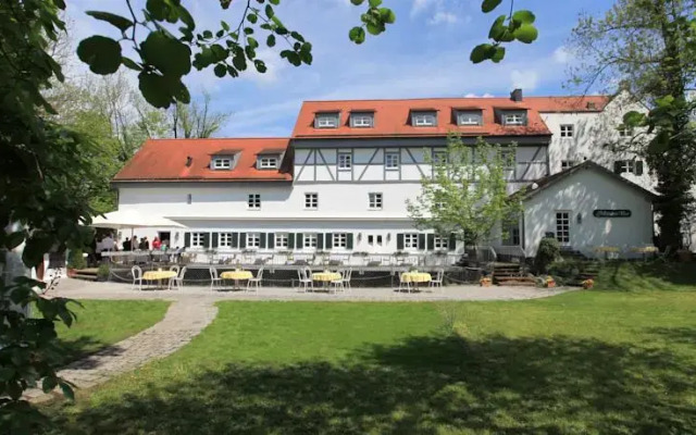 Отель Insel Mühle Германия, Мюнхен - отзывы, цены и фото номеров - забронировать отель Insel Mühle онлайн вид на фасад