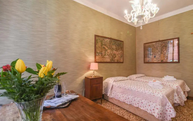 Отель Luxury Apartment in the Heart of Venice Италия, Венеция - отзывы, цены и фото номеров - забронировать отель Luxury Apartment in the Heart of Venice онлайн комната для гостей