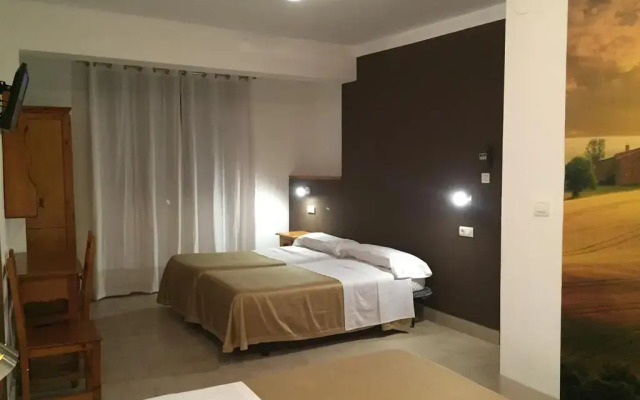 Отель Hostal Puerto Beach Испания, Мотрил - отзывы, цены и фото номеров - забронировать отель Hostal Puerto Beach онлайн комната для гостей
