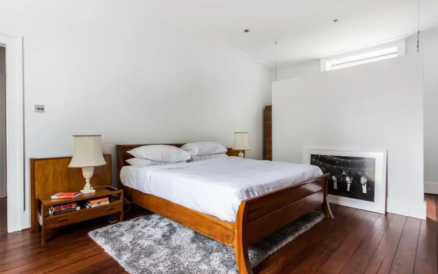 Отель onefinestay - St John's Wood private homes комната для гостей