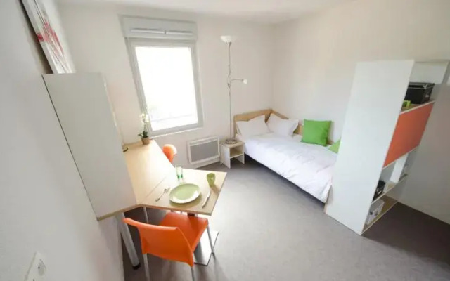 Отель Apparteo Lyon 7 Gerland Франция, Лион - отзывы, цены и фото номеров - забронировать отель Apparteo Lyon 7 Gerland онлайн комната для гостей