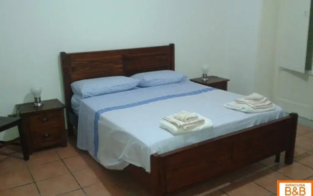 Отель B&b Siracusa Amici Miei Италия, Сиракуза - отзывы, цены и фото номеров - забронировать отель B&b Siracusa Amici Miei онлайн комната для гостей