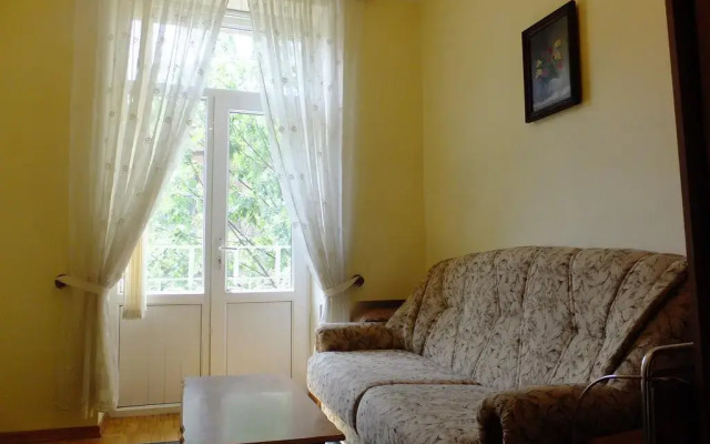 Отель Top Apartments - Yerevan Centre Армения, Ереван - отзывы, цены и фото номеров - забронировать отель Top Apartments - Yerevan Centre онлайн комната для гостей
