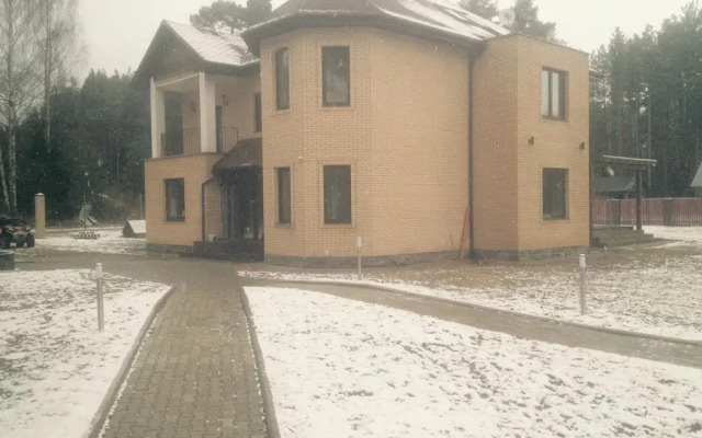 Гостиница River House вид на фасад