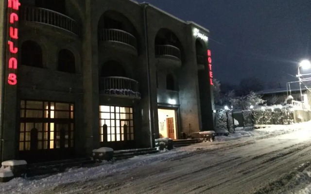 Отель Лара вид на фасад