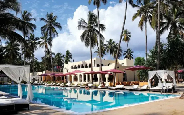 Отель Dream of Zanzibar бассейн