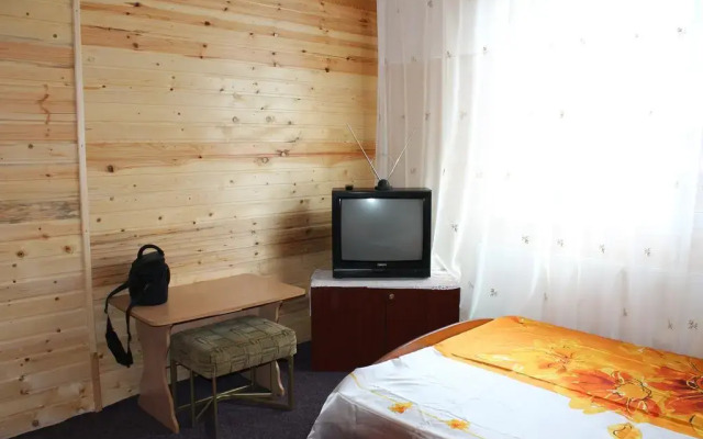 Mini-hotel Ekonomnaya Derevnia Бердянск комната для гостей