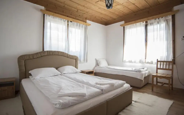 Отель Guesthouse Imalo Edno Vreme Сливен комната для гостей