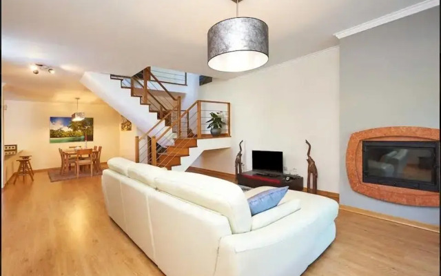Отель Ericeira Modern House комната для гостей