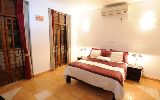 Отель Cheriton Longdon Place комната для гостей