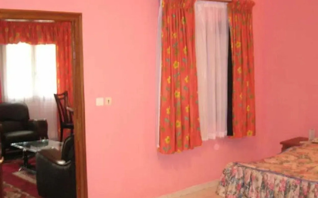 Отель Residence Saint-Jacques Bord de Mer Республика Конго, Пойнт-Нуар - отзывы, цены и фото номеров - забронировать отель Residence Saint-Jacques Bord de Mer онлайн комната для гостей